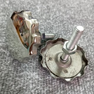 Ốc nắp cốp inox xe 67 bóng sáng