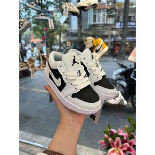 Giày Jordan trẻ em panda đen trắng