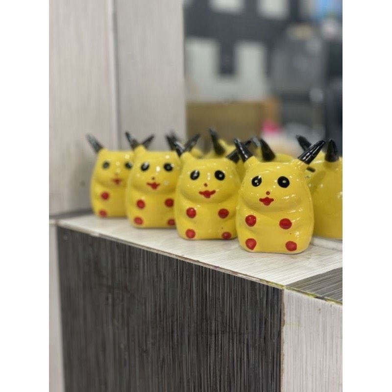 - Pikachu mini - Heo đất - lợn tiết kiệm - ống đựng tiền. Tráng men màu vàng óng ánh siêu đẹp.Gốm sứ