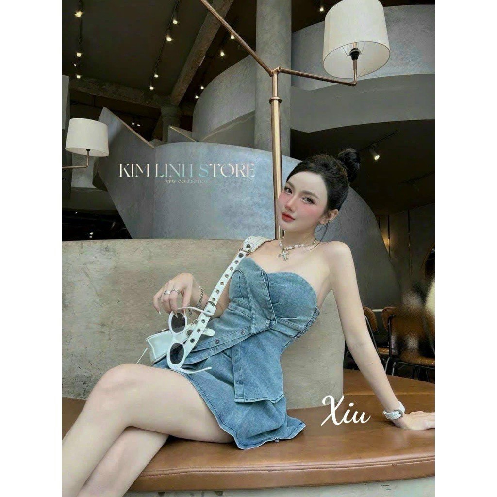Set bộ jean màu xanh áo ống cúp ngực đính nút vạt chéo mix chân váy ngắn xoè,set váy hottren hot dx