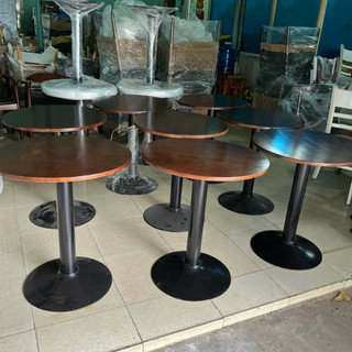 Bàn cafe chân đế tròn, mặt gỗ chân sắt