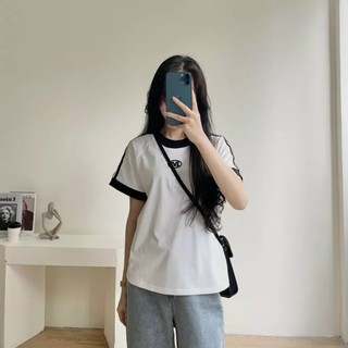 Áo Thun Gân Cổ Tròn Viền Màu Thêu Tay Ngắn