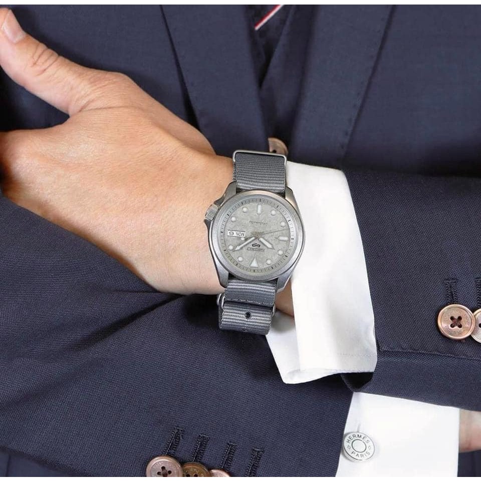 Đồng hồ nam dây vải Seiko 5 Sport Automatic SRPG63K1