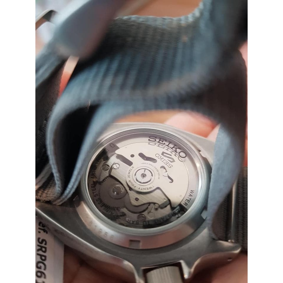 Đồng hồ nam dây vải Seiko 5 Sport Automatic SRPG63K1