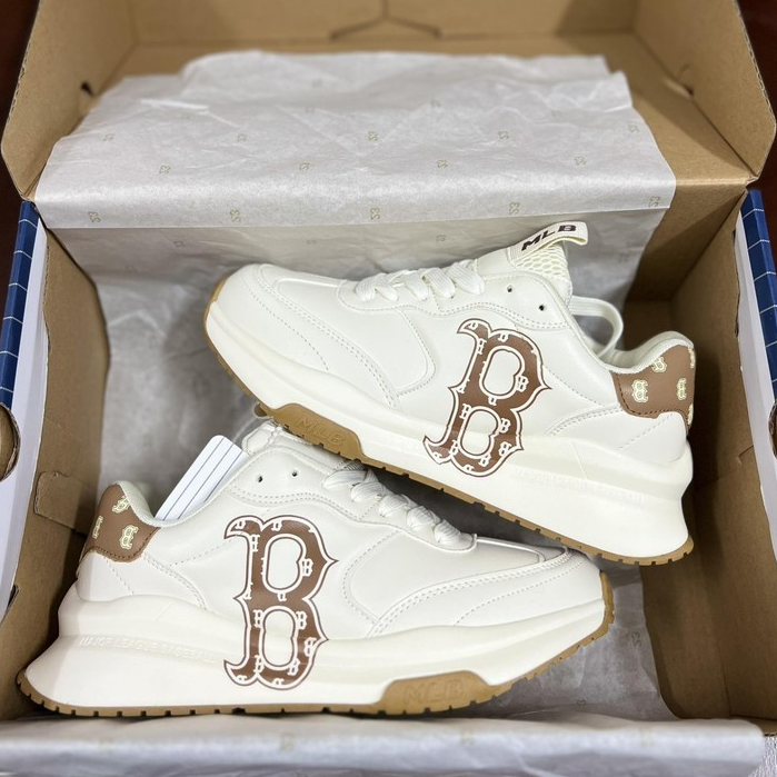 Giày MLB Chunky Runner Classic Monogram BOSTON RED SOX ' Biege - Giày MLB Runner Chữ B màu nâu kem
