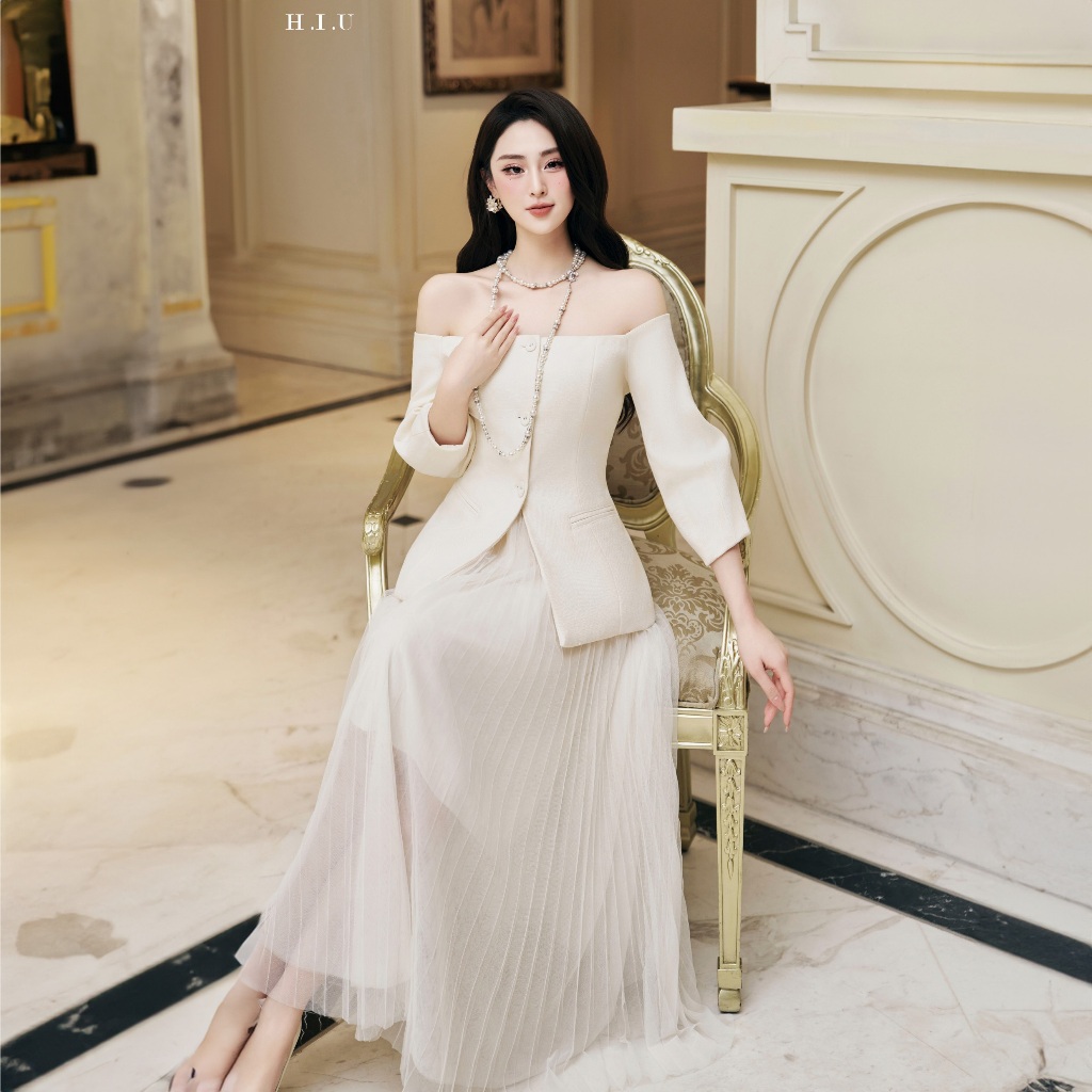Áo kiểu nữ trễ vai thiết kế thanh lịch Lyna Top H.I.U Fashion , vải text hàn 2 lớp đanh không nhăn sang trọng HIU design