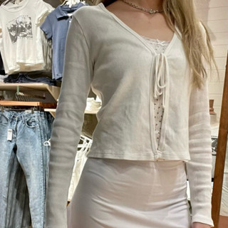 (sẵn đen) Áo cardigan dệt kim mỏng có dây buộc Brandy Melville