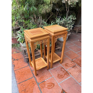 Đôn vuông gỗ gõ đỏ kích thước cao 80 cm đường kính mặt 30 cm.