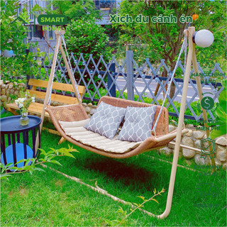 Xích đu cánh én SmartHomes mây nhựa cao cấp trang trí sân vườn quán cafe sang trọng