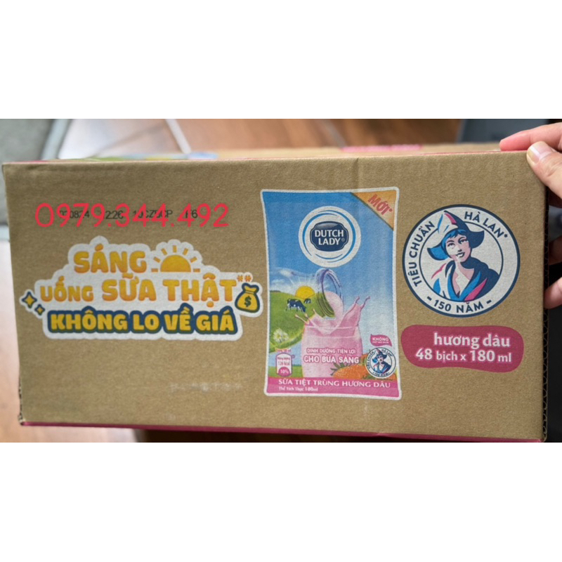 SỮA TƯƠI BỊCH DÂU 180ml - 48 bịch