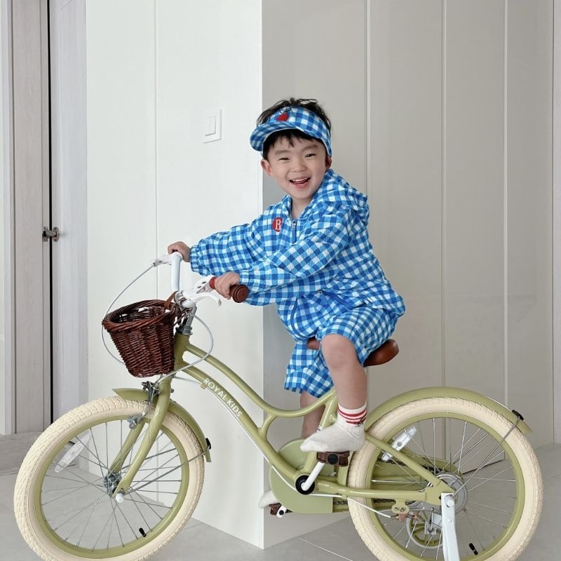 set quần short, áo khoác thô Bebe de pino xuất Hàn size 110