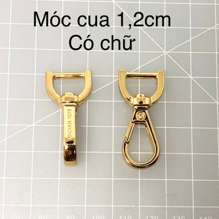 (1 cặp) Móc càng cua màu vàng size 1.2 cm, hãng dư, có chữ