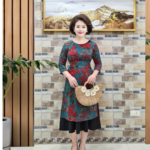 Áo dài cách tân liền váy tuối trung niên