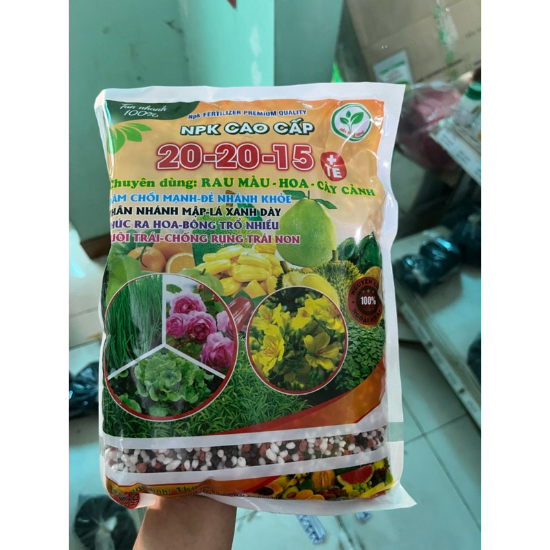 Gói 1kg phân NPK 20-20-15+TE chuyên cho cây cảnh