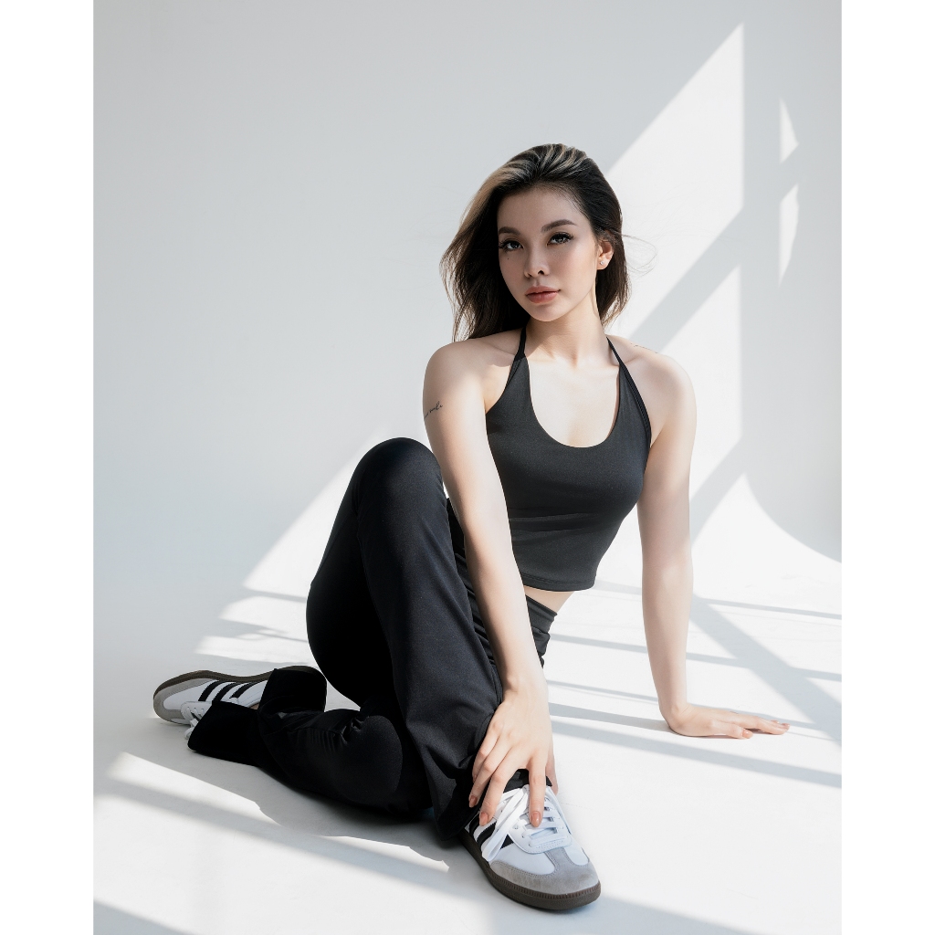 Áo bra tập gym yoga THE BLOOMBLADE Camellia Tie Tank cổ yếm màu đen