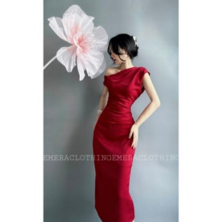 BST váy thiết kế Ladona trễ vai nhiều màu sang trọng, chất lụa mềm óng ánh nhẹ xẻ tà sau lưng Emera