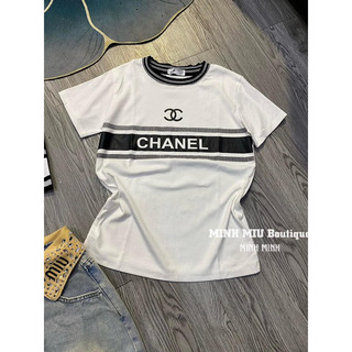 áo phông chữ cổ tròn