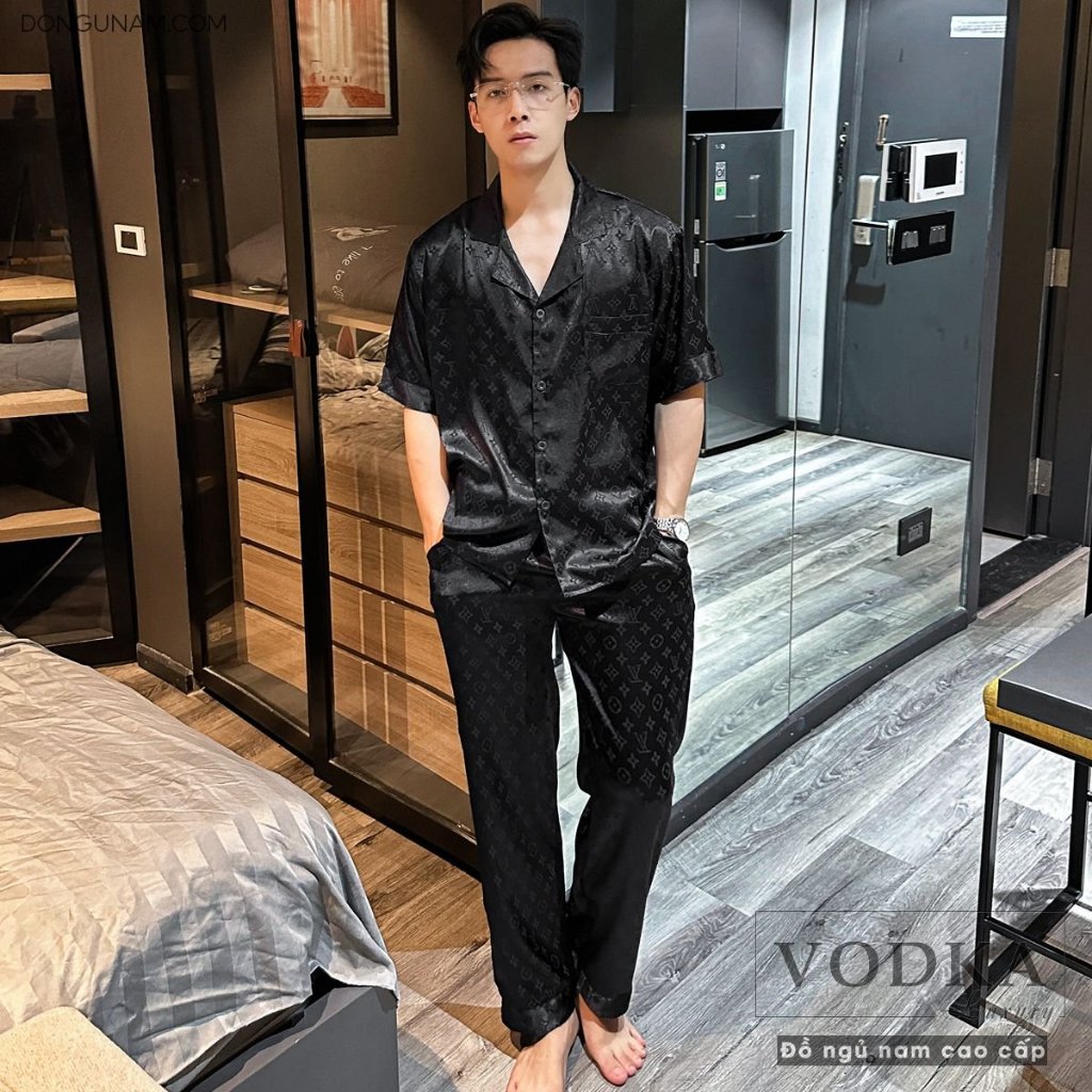 Đồ bộ nam piijama nam ngắn tay mùa hè lụa gấm mềm mại hoa văn màu đen sang chảnh LV34- Vodka Luxury