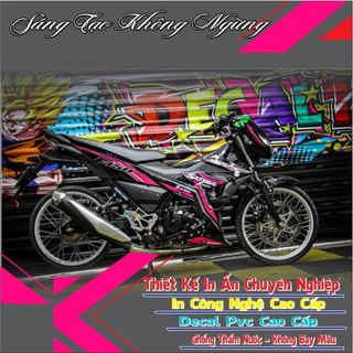 Decal chỉ màu hồng trang trí cho xe Satria 150 fi màu đen,tem rời,in chất liệu decal trắng