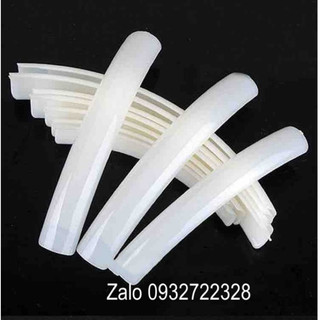Móng dài làm mẫu