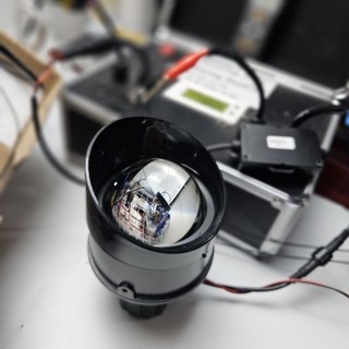 Bi gầm 3.0 inch d80 laser 6000k chân h11 đầy đủ mặt dưỡng, pát, ốc