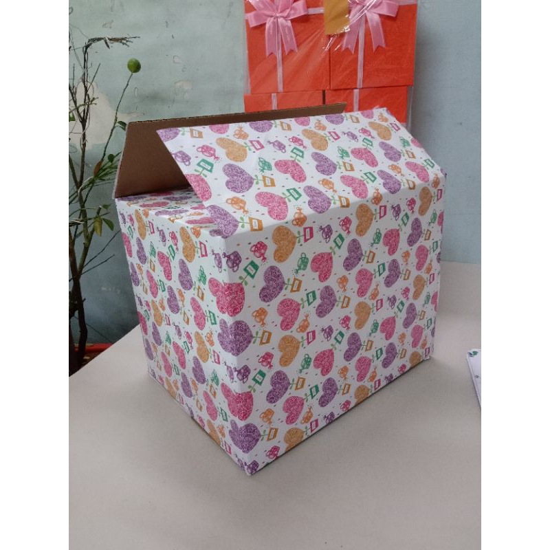 Hộp quà thùng carton 30x40 cao 30cm/80k