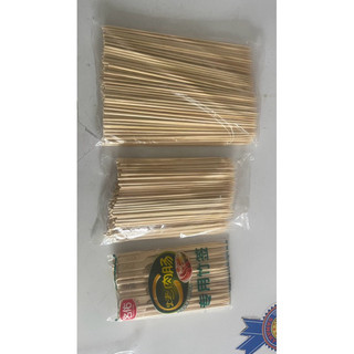 Que xiên gỗ - xiên lạp xưởng