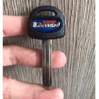 Phôi chìa khoá Isuzu Dmax hàng Thái Lan xem kĩ rãnh chìa khoá