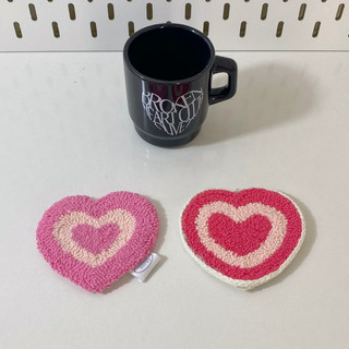 Miếng lót ly trái tim bằng len thêu nổi handmade punch needle