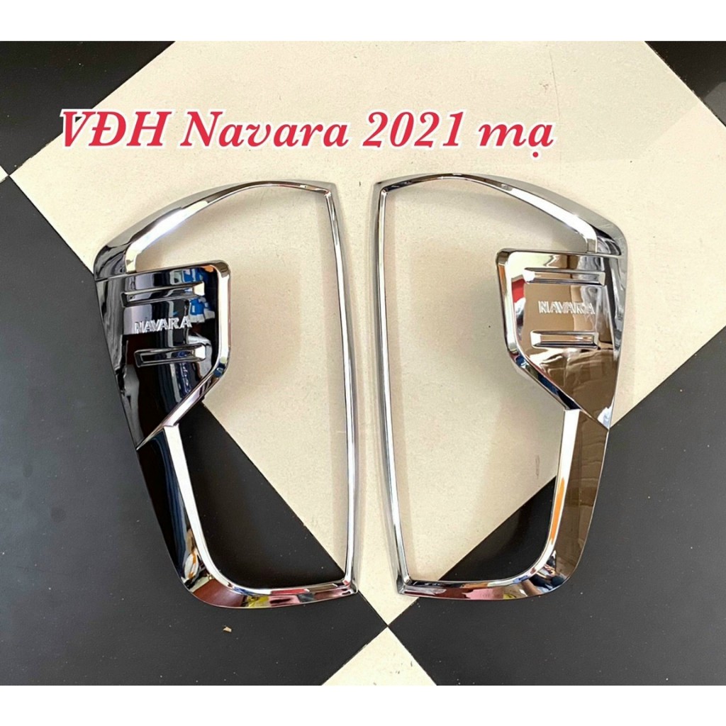 Ốp viền đèn hậu mạ crom sáng bóng xe Nissan Navara đời 2021 đến 2023