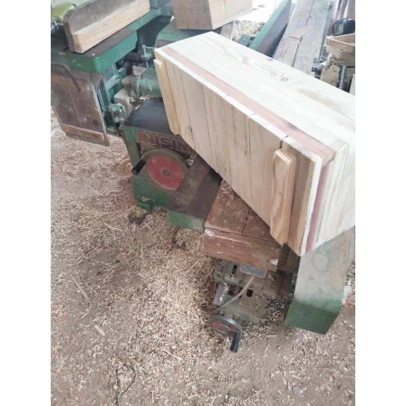 Chậu gỗ dài 70 cm, cao 23 cm, rộng 27 cm ( phủ bì).