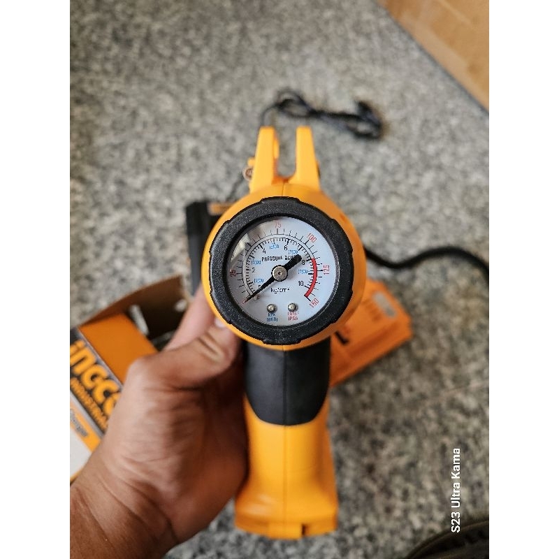 Máy bơm hơi INGCO 20V dùng pin