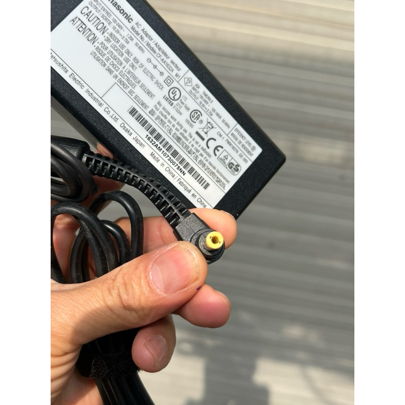 Sạc laptop Panasonic 16V 3.75A zin bóc máy