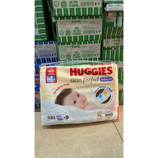 [TẶNG 9 MIẾNG-Mẫu mới]  ]Miếng lót sơ sinh Huggies NB1 - 108 miếng (Cho bé dưới 5kg)