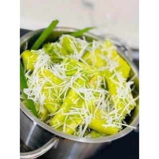Sắn hấp lá nếp cốt dừa