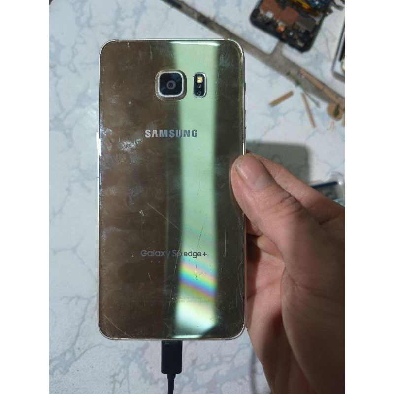 cụm xác Samsung S6 edeg + còn màn bị treo