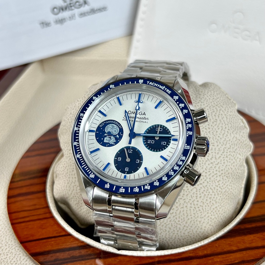 [Fullbox hãng]Đồng hồ nam Omega Speedmaster Silver Snoopy Award 42mm máy Calibre 3861 Thuỵ Sĩ