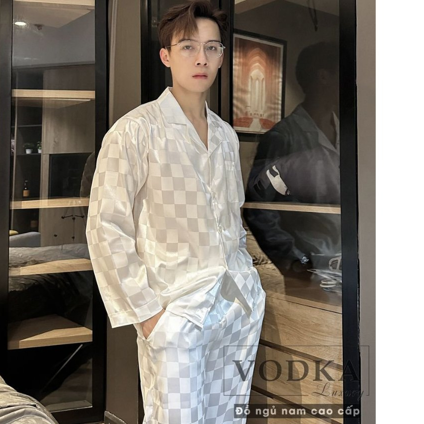 Đồ bộ nam piijama nam ngắn tay mùa hè lụa gấm mềm mại hoa văn màu đen sang chảnh LV34- Vodka Luxury