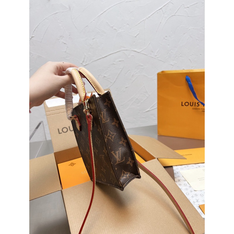 Túi xách mini hoa nâu kèm dây charm