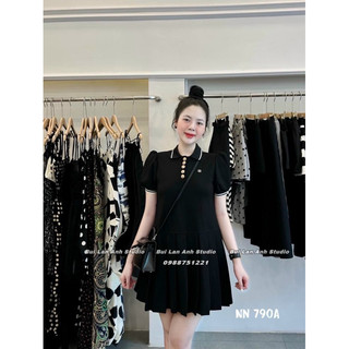 Váy Cổ Đức Phối Nút Xếp Li Chân