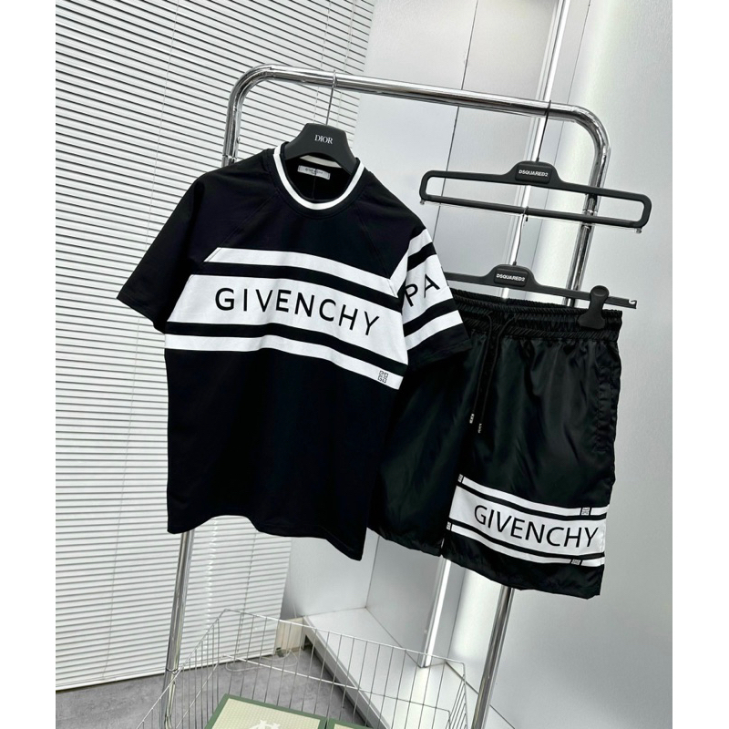 Bộ Đồ Nam Cộc Tay Mặc Hè In GIVENCHI Phối Hai Màu Đen Trắng . Bộ Thể Thao Cho Các Boy Phố Mặc Đi Chơi Hot 2024