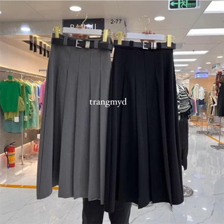 chân váy đen xếp ly dài