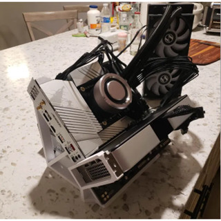  vỏ case máy tính matx itx hỗ trợ 2 SSD 1 tản nhiệt nước benchtable nhựa dạng nghiêng 