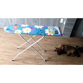 Bàn kê ủi quần áo xếp gọn