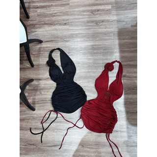 Đầm body cổ yếm đính hoa xẻ ngực nhún hông rút dây sexy