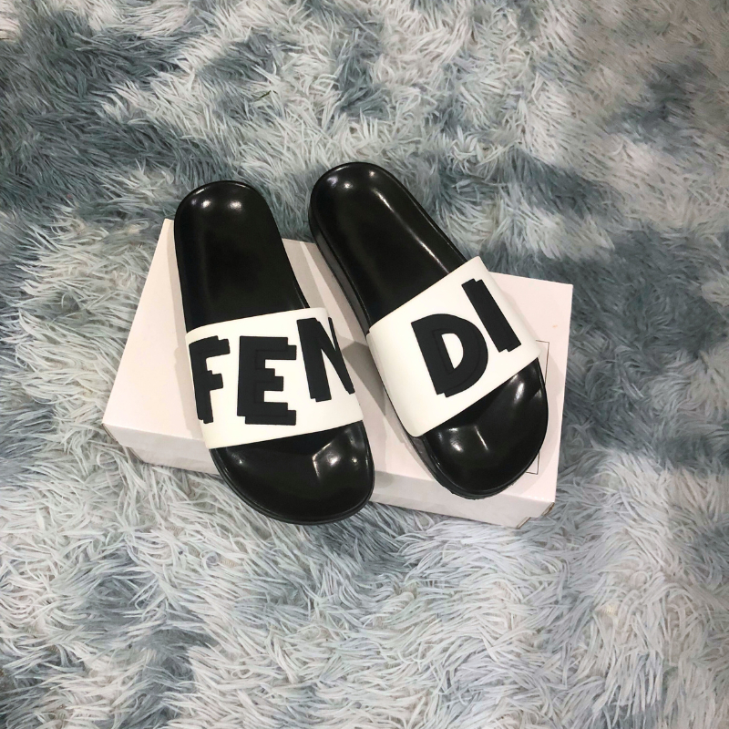 Dép nam quai ngang hot nhất hiện nay dành cho các boy đi chơi trong mùa hè này