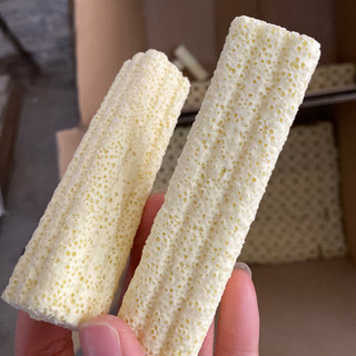 Sứ thanh hoa mai lọc bể cá cảnh (kích thước: 10*3*3cm)