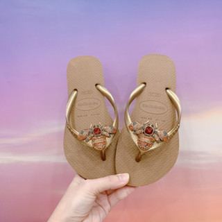 Dép Kẹp Nữ Havaianas Slim Đính Ong Bầu Gold