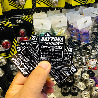 Tem dán daytona vay r/t dàng cho ae dán những chô trên xe