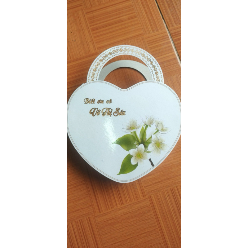 Túi xách hình trái tim đi lễ dâng Cô Sáu Côn Đảo vàng mã đồ cúng dâng Cô Võ Thị Sáu